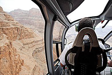 青春RPG《循环8 降神》 将于2023年3月16日发售